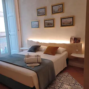 domus-duomo-bb-napoli.hotels-amalfi.com/
