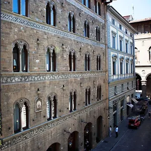 pierre.it-tuscanyhotel.com/